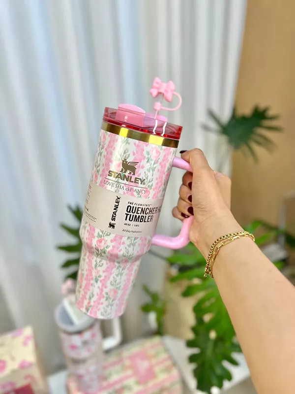 ماگ استنلی گلدار Quencher H2.O Tumbler دسته دار 1.18 لیتر اصل