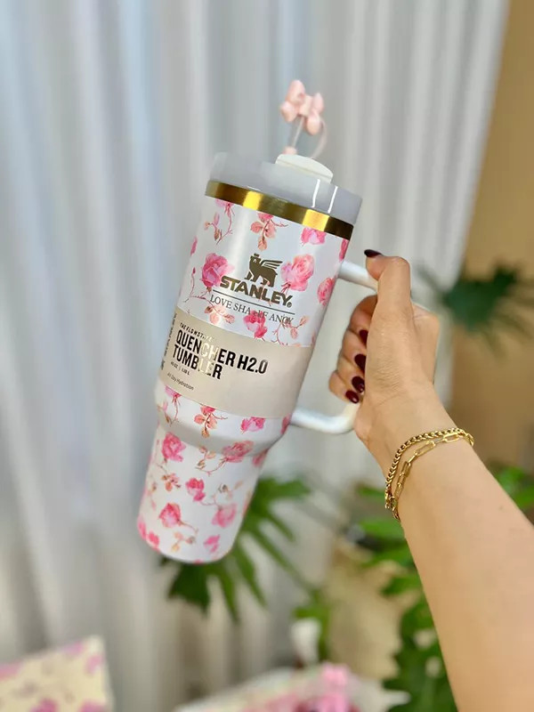 ماگ استنلی گلدار Quencher H2.O Tumbler دسته دار 1.18 لیتر اصل